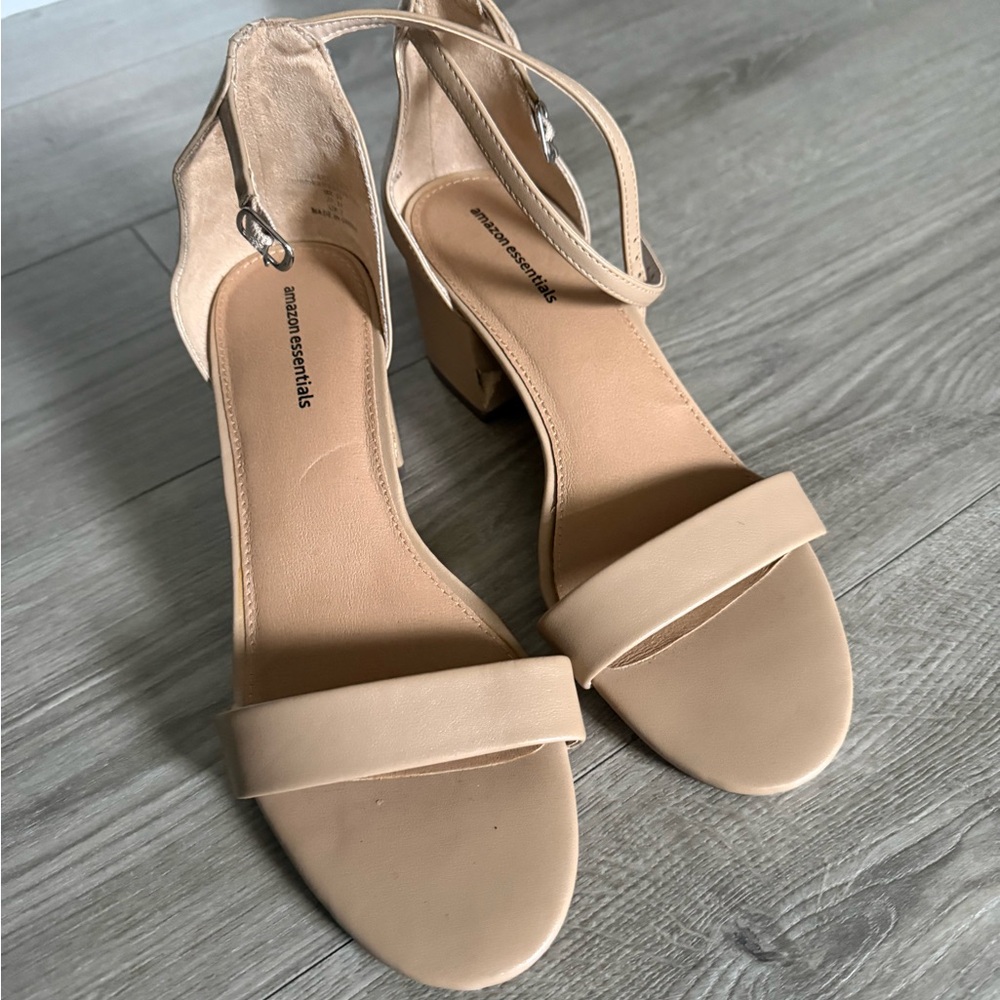 Tan Block Kitten Heels womens 9